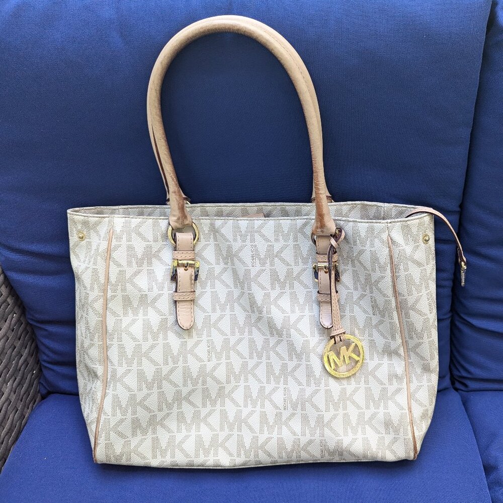Michael Kors Purse and matching wallet
